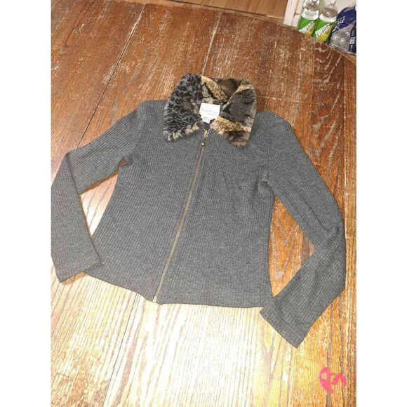 Size 8 Joseph Ribkoff Sport Grey Ribbed Long Sleeve Zip Faux Fur Collar Sweater - Picture 1 of 5